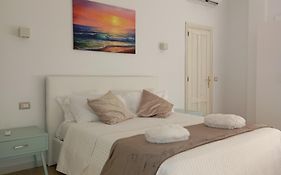 Deluxe Romantic Suite